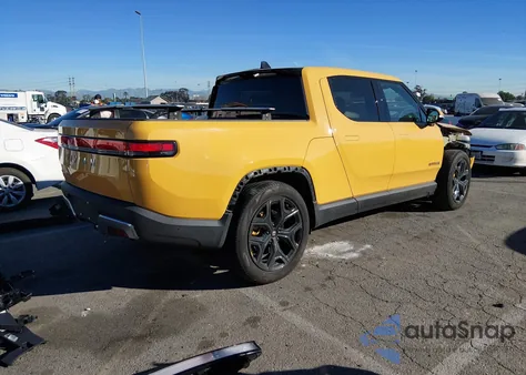 2023 Rivian R1T Adventure Quad Motor Large Pack from USA, damaged, VIN 7FCTGAAA2PN019677